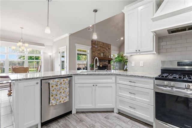 1353 Valle Lane, Tontitown, AR 72762