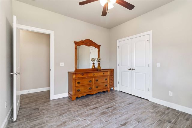 1353 Valle Lane, Tontitown, AR 72762