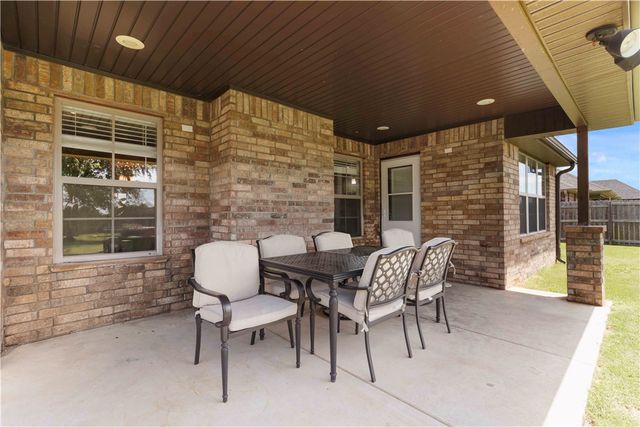 1353 Valle Lane, Tontitown, AR 72762