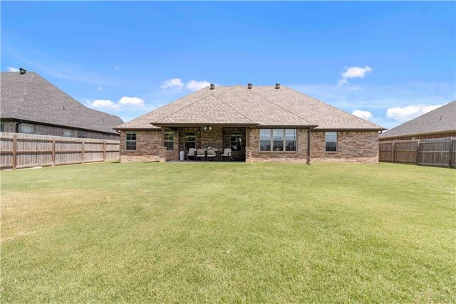 1353 Valle Lane, Tontitown, AR 72762