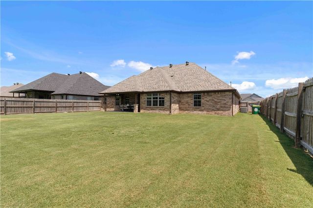 1353 Valle Lane, Tontitown, AR 72762