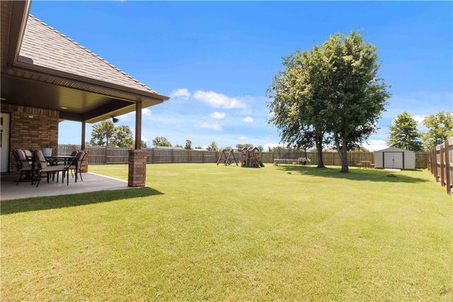 1353 Valle Lane, Tontitown, AR 72762