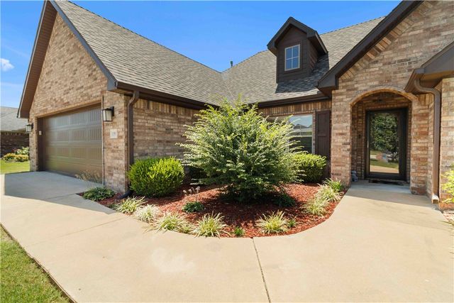1353 Valle Lane, Tontitown, AR 72762