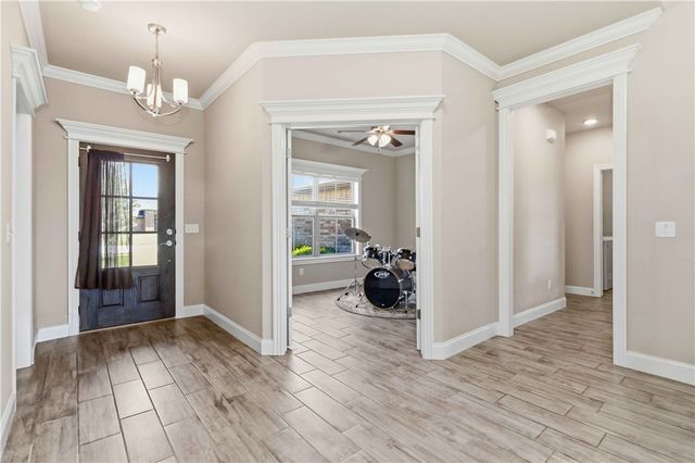 1353 Valle Lane, Tontitown, AR 72762