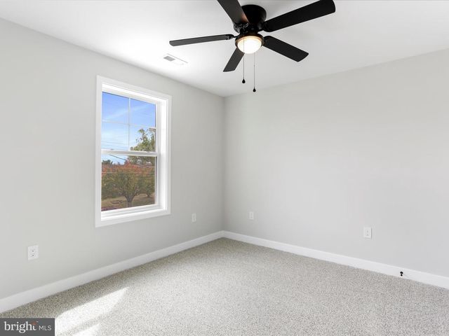 325 DEVONSHIRE RD, Hagerstown, MD 21740