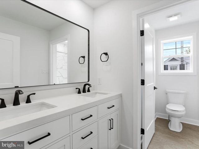 325 DEVONSHIRE RD, Hagerstown, MD 21740