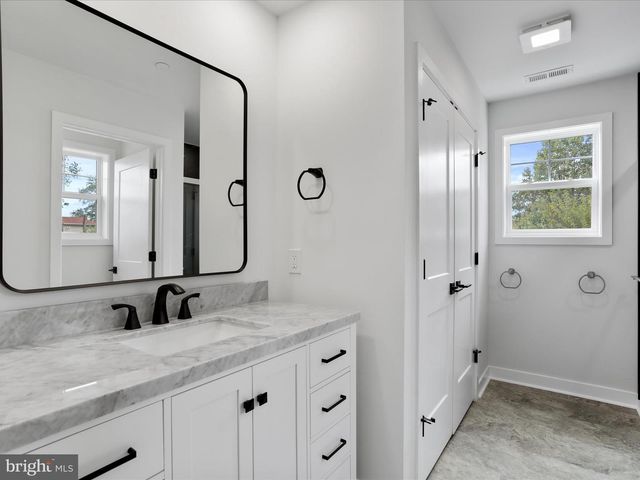 325 DEVONSHIRE RD, Hagerstown, MD 21740