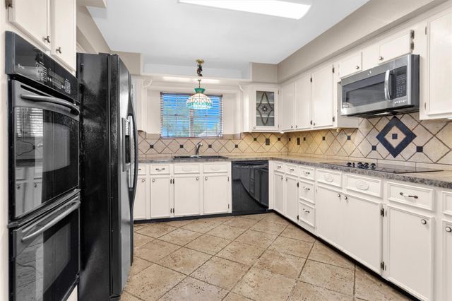 11120 N D Street, La Porte, TX 77571