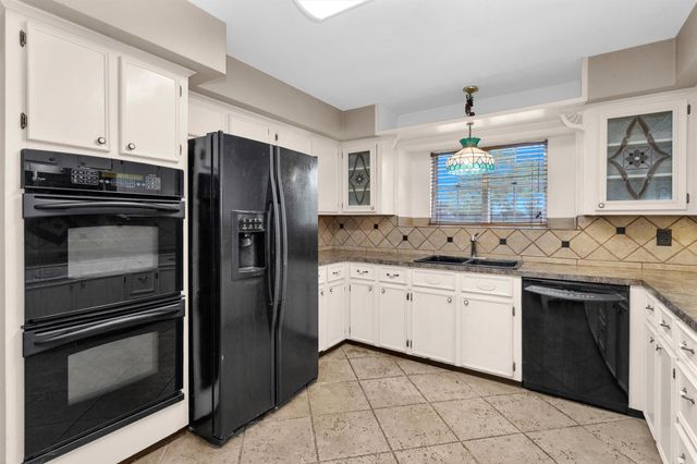 11120 N D Street, La Porte, TX 77571