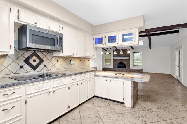 11120 N D Street, La Porte, TX 77571