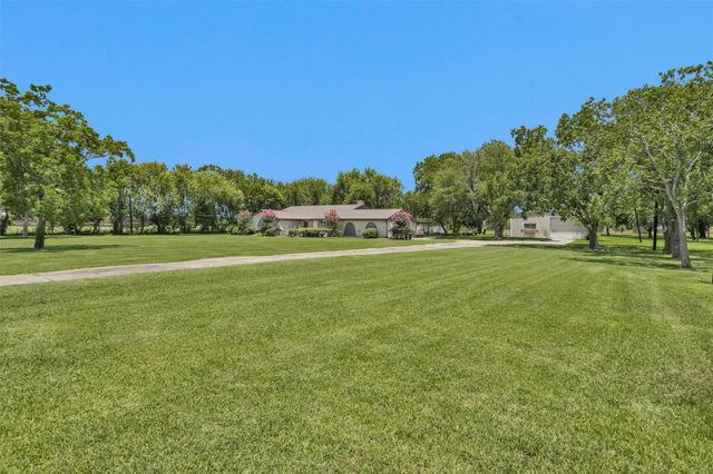 11120 N D Street, La Porte, TX 77571