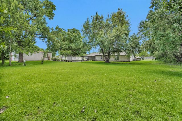 11120 N D Street, La Porte, TX 77571