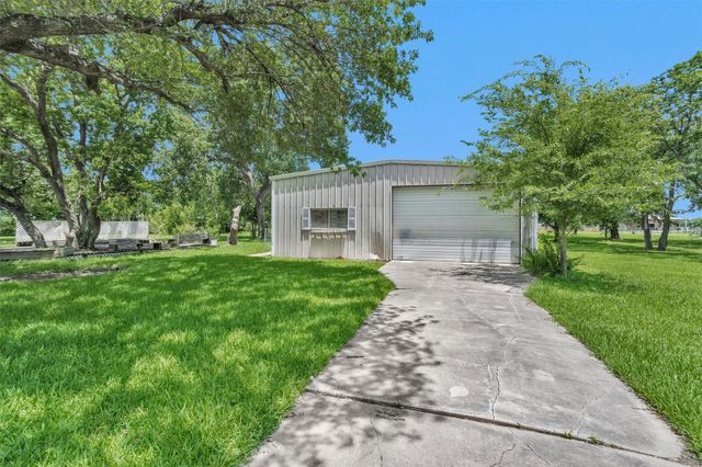 11120 N D Street, La Porte, TX 77571