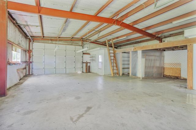 11120 N D Street, La Porte, TX 77571