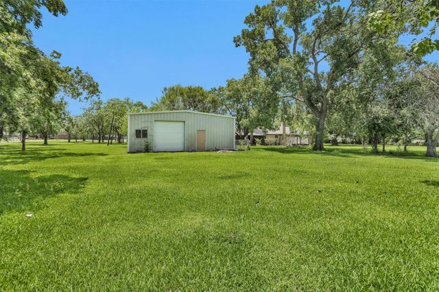 11120 N D Street, La Porte, TX 77571
