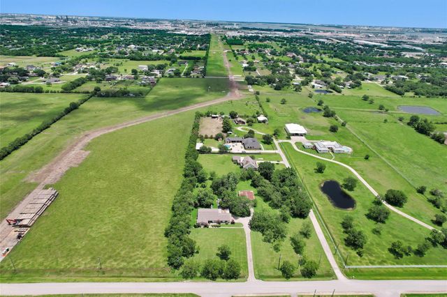 11120 N D Street, La Porte, TX 77571