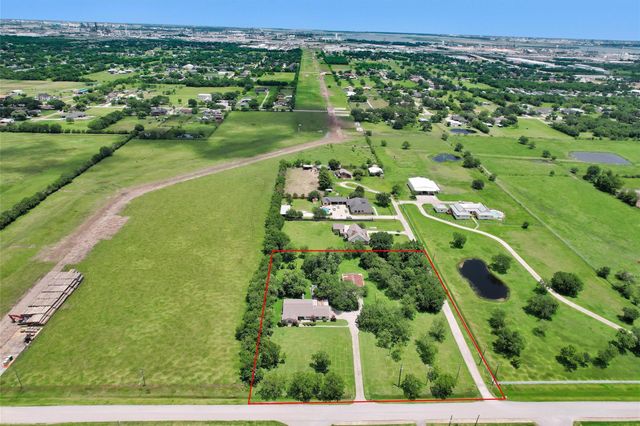 11120 N D Street, La Porte, TX 77571