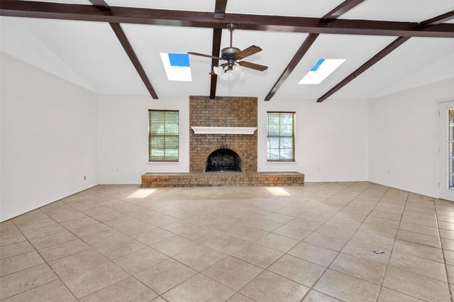 11120 N D Street, La Porte, TX 77571