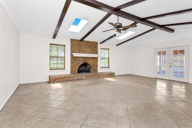 11120 N D Street, La Porte, TX 77571