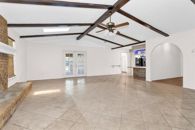 11120 N D Street, La Porte, TX 77571