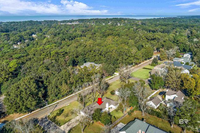18 Blue Island Avenue, Fairhope, AL 36532