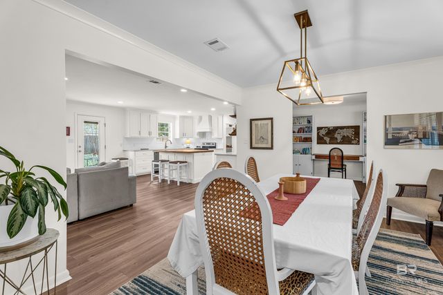 18 Blue Island Avenue, Fairhope, AL 36532