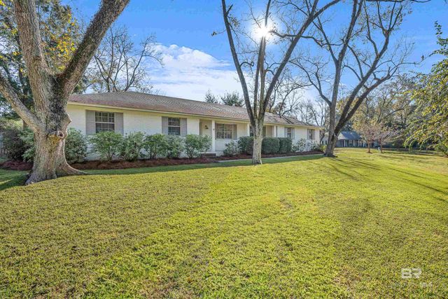 18 Blue Island Avenue, Fairhope, AL 36532