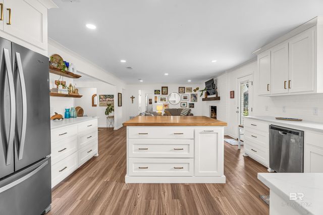 18 Blue Island Avenue, Fairhope, AL 36532