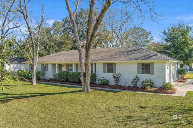 18 Blue Island Avenue, Fairhope, AL 36532