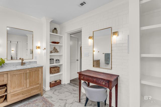 18 Blue Island Avenue, Fairhope, AL 36532