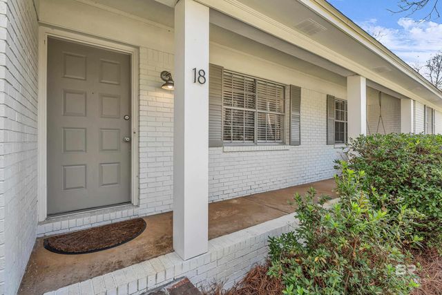 18 Blue Island Avenue, Fairhope, AL 36532