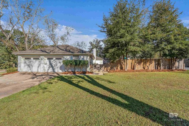 18 Blue Island Avenue, Fairhope, AL 36532