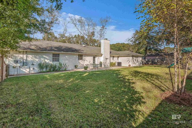 18 Blue Island Avenue, Fairhope, AL 36532