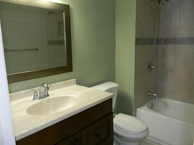 2754 Quarry Hill Road, Sugar Land, TX 77478