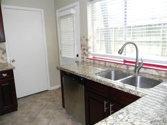 2754 Quarry Hill Road, Sugar Land, TX 77478