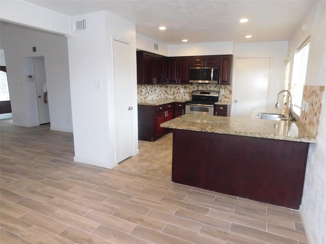 2754 Quarry Hill Road, Sugar Land, TX 77478