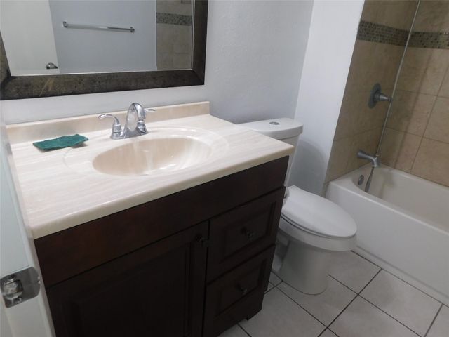2754 Quarry Hill Road, Sugar Land, TX 77478