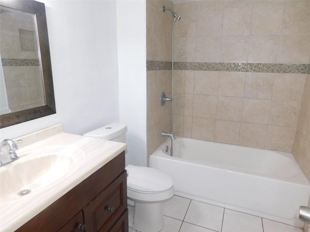 2754 Quarry Hill Road, Sugar Land, TX 77478