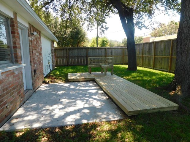 2754 Quarry Hill Road, Sugar Land, TX 77478