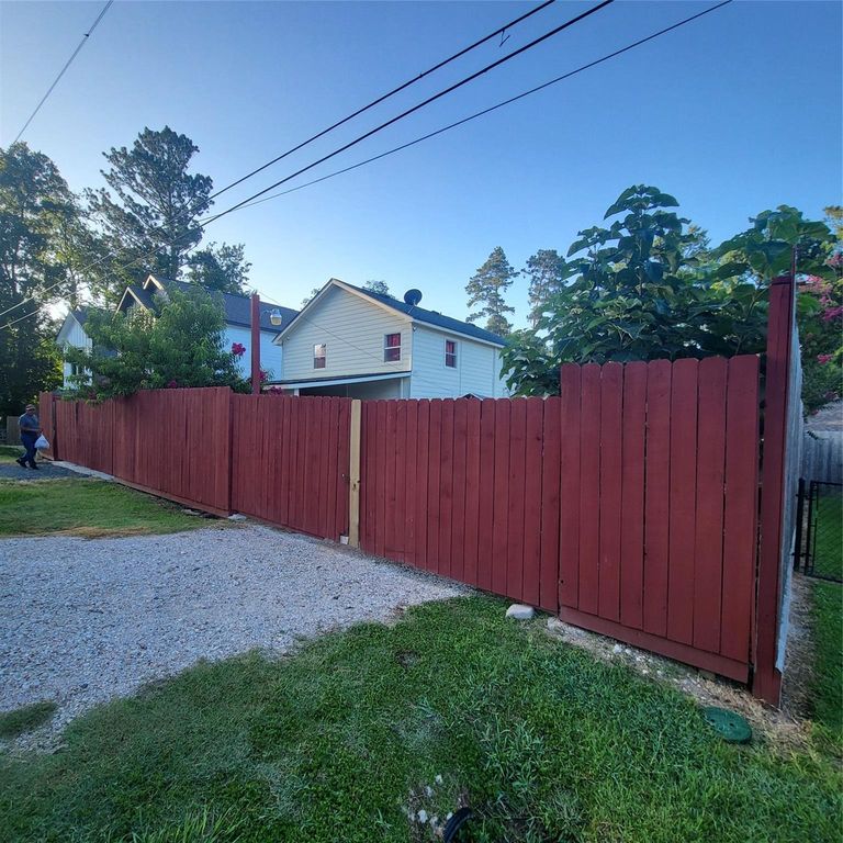 11960 Canal Street, Willis, TX 77318