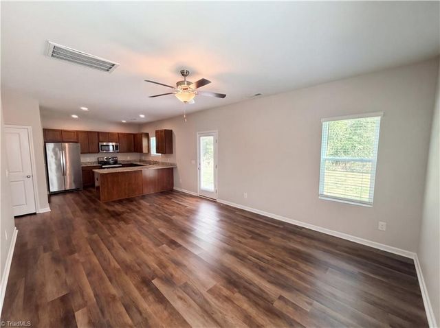 1925 Glenburn Drive, Winston-salem, NC 27127