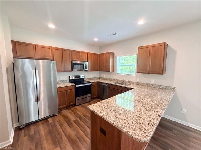 1925 Glenburn Drive, Winston-salem, NC 27127