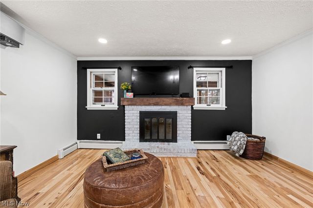 52 Carriage Stone Drive, Chagrin Falls, OH 44022