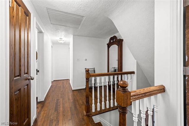 52 Carriage Stone Drive, Chagrin Falls, OH 44022