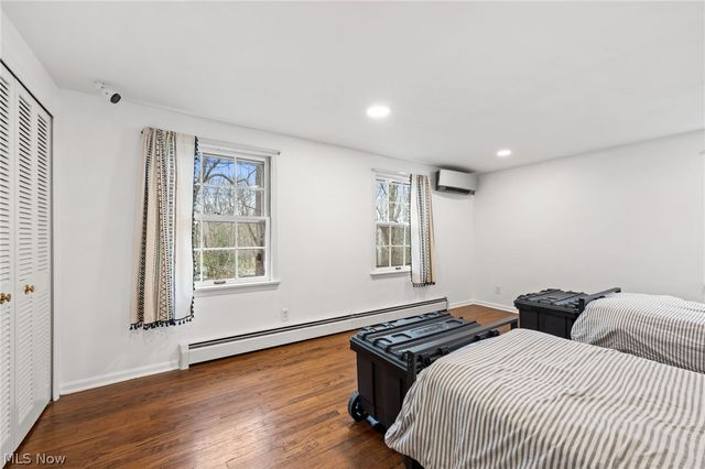 52 Carriage Stone Drive, Chagrin Falls, OH 44022