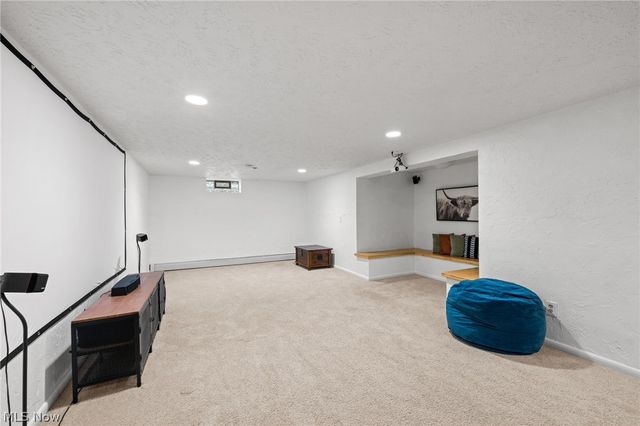 52 Carriage Stone Drive, Chagrin Falls, OH 44022
