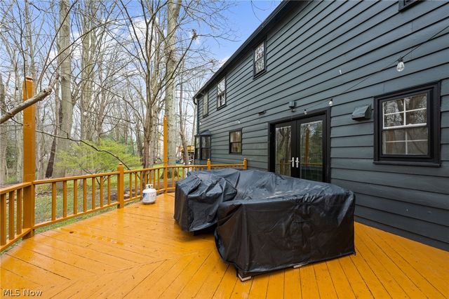 52 Carriage Stone Drive, Chagrin Falls, OH 44022
