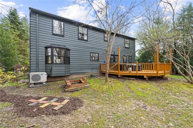 52 Carriage Stone Drive, Chagrin Falls, OH 44022