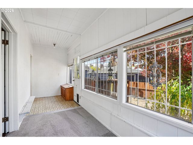 8417 N BERKELEY Ave, Portland, OR 97203