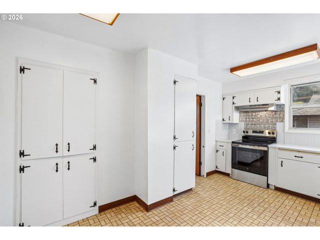 8417 N BERKELEY Ave, Portland, OR 97203